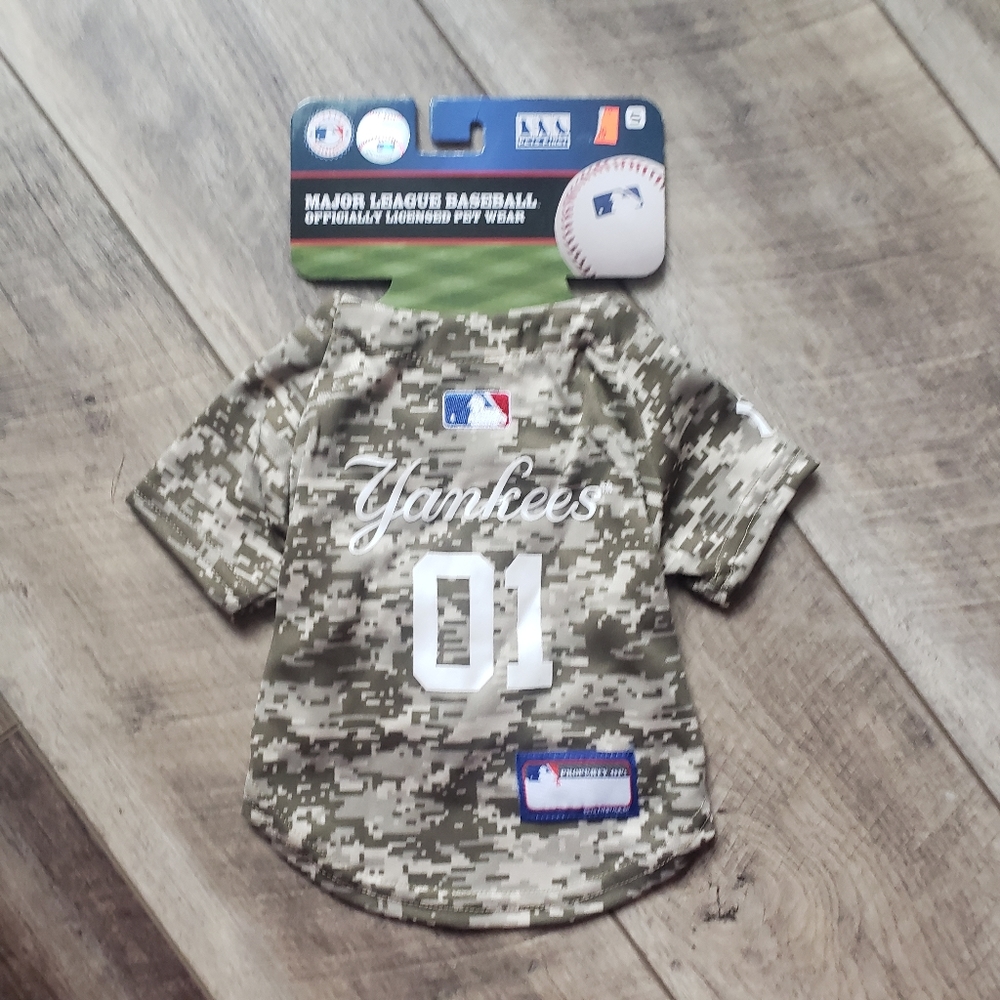 Pets first nwt dog yankee shirt size small